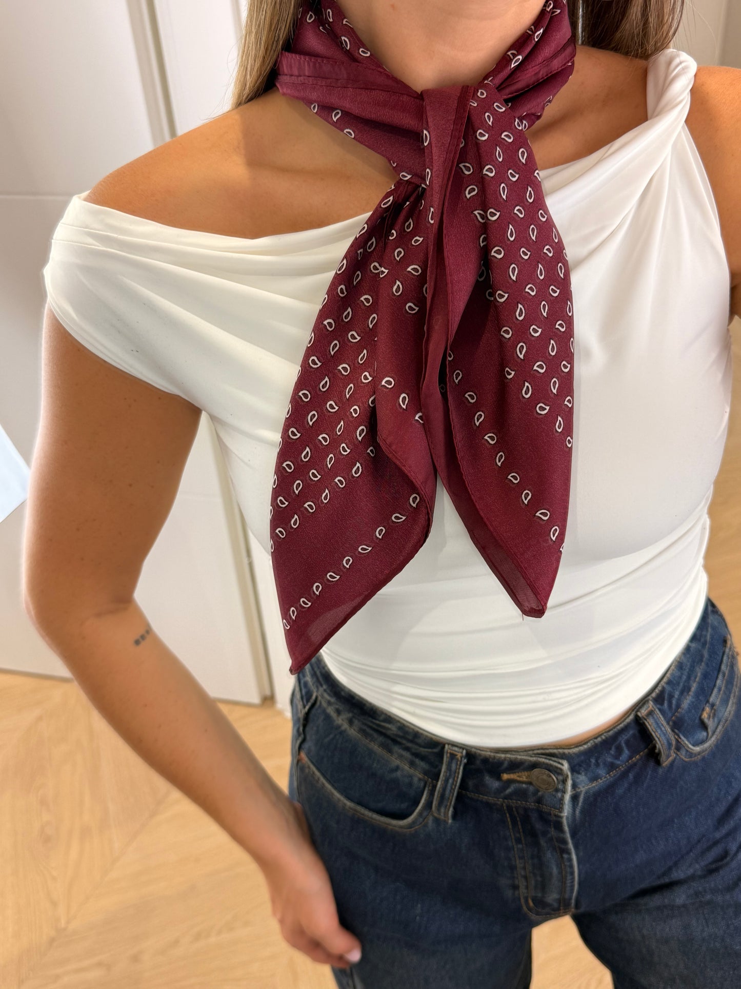 Foulard bordeaux